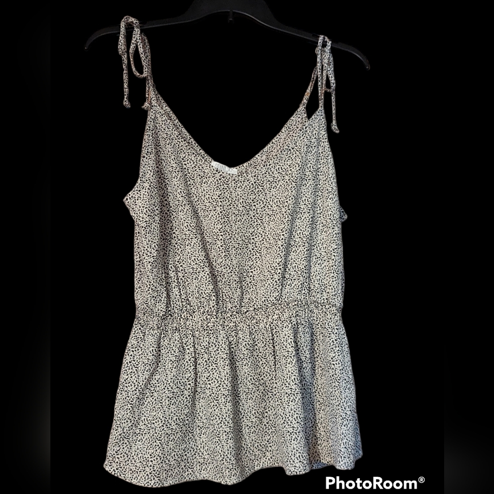 Sienna Sky strappy flowing top size  junior L